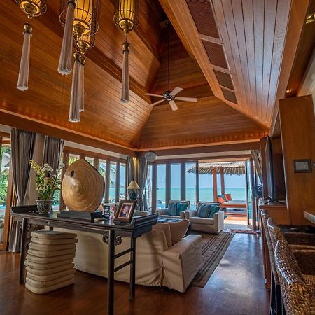 Upni Duniya - Luxury, Beachfront 9-Suites Villa Банграк-Біч Екстер'єр фото